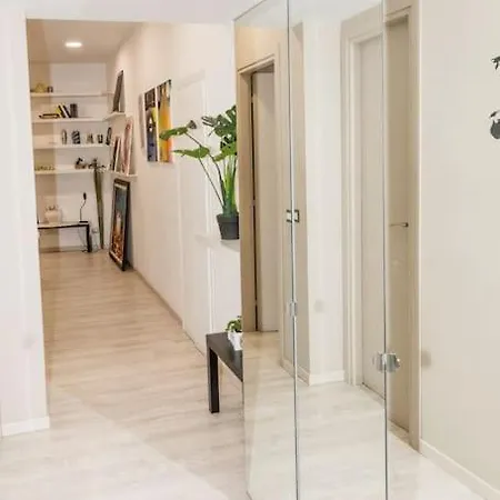 Raphi's Flat In Trastevere - The Heart Of דירה רומא